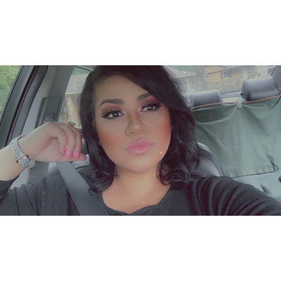 Meet your Posher, Erika - Picture 1 of 1